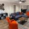 NEW The Drover by USAO - King Bed - SmartTV - Quiet Street!