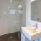 Spectacular Panoramic 5Bedroom Lakeview