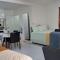 Mead Road Homestay Tours & Transfers Studio