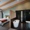 Knysna Lagoon Views in Style with Solar Backup
