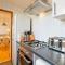 Spacious Highbury Fields 1 Bedroom apartment - parking by request - Londýn
