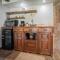 1786 Farm Cottage Honeymoon Suite Renovated 2022