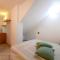 2 Bedroom Amazing Apartment In San Terenzo Monti