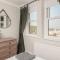 2TheVilla - Great views, 3 bedrooms, parking, central location