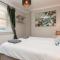 2TheVilla - Great views, 3 bedrooms, parking, central location