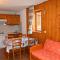 Appartement cosy avec balcon, 300m du centre, proche commerces et pistes, piscine chauffée - FR-1-464-157