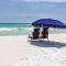 Crystal Gem With Pool And Beach Chair Setup - ديستين