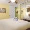 Papakea K303 2bed/2bath stunning ocean & pool views
