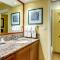 Papakea K303 2bed/2bath stunning ocean & pool views