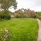 Bwthyn at Brynhyfryd