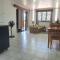 Cosy 2 bedroom unit with pool,Wifi - Suva