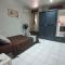 Cosy 2 bedroom unit with pool,Wifi