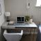Wesley House - Fantastic Location with Free Parking
