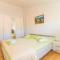 Apartment in Dugi Rat with sea view, terrace, air conditioning, WiFi 5113-4