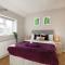 Dwellers Delight Living Ltd 2 Bed House with Wi-Fi in Loughton, Essex - Loughton