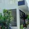 Chrismma Apartment with private yard parking - Pírgos