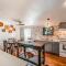 Renovated Bungalow Getaway