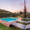 Rondini, Farmhouse with pool