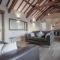 The Old Stables - 3 Bedroom Cottage - Angle
