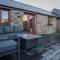 The Old Stables - 3 Bedroom Cottage - Angle