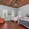 Charming 1900s Farmhouse with Hay Meadow View - Nacogdoches