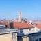 Vittoria Suite, con Jacuzzi - by Host4U