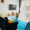 Lynne’s Cozy studio