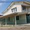 J & I Homestay B 3 Person with shared bathroom - Sibu