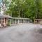 CedarWood Inn