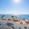 Cosy apartment with direct access to the sea