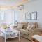 Cosy apartment with direct access to the sea