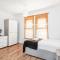 4 bedroom House Free Parking Contractors Haven