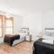 4 bedroom House Free Parking Contractors Haven