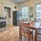 Charming Bloomington Apt with Walkable Location - 布卢明顿