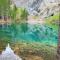 Inviting Rocky Mountain HOT TUB in Top Rated Condo managed by Little Sister Getaways