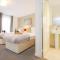 Alpha Properties 1 - Luxury One Bedroom within a Shared Four Bedroom House with Free Parking, Fast Wifi, SmartTV with Netflix