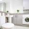 Alpha Properties 1 - Luxury One Bedroom within a Shared Four Bedroom House with Free Parking, Fast Wifi, SmartTV with Netflix