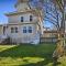 Chincoteague House with Enclosed Porch and Deck - Chincoteague