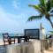 Red Parrot Beach Villa - 安伯朗戈德