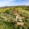 PODERE TORRICELLE 69B Pancole Gr, seaview infinity pool, jacuzzi, sauna, exclusive villa for 4 and independent extra suite for 2 in main villa with private ensuite bathroom, kitchenette, dining area for 6 with barbeque in exclusive private garden - Pancole