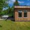 Allt Mor Rentals - Chalet with hot tub, And Studio Apartment with balcony - Roybridge