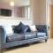 Spacious 4 Double Bedroom House in Huddersfield with parking