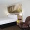 Days Inn by Wyndham Forest - Forest