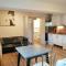 Joyeuse, superbe appartement denvirons 30m2.