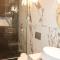 OLYMPUS Paradise 4