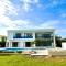 Grand Luxury Villa in Oceanfront Community - Sosúa