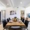 Galoola Hidden Gem, 2 97 Galoola Drive, Pet friendly, Rooftop outdoor area with spectacular views, Wi-Fi and air conditioning