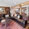 Winterset 8 Pet Friendly townhouse