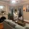 1 Br Private Victorian Apt in convenient City location on 5 acre, sleeps 4