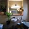 Beautiful central townhouse w/ parking for 2 cars